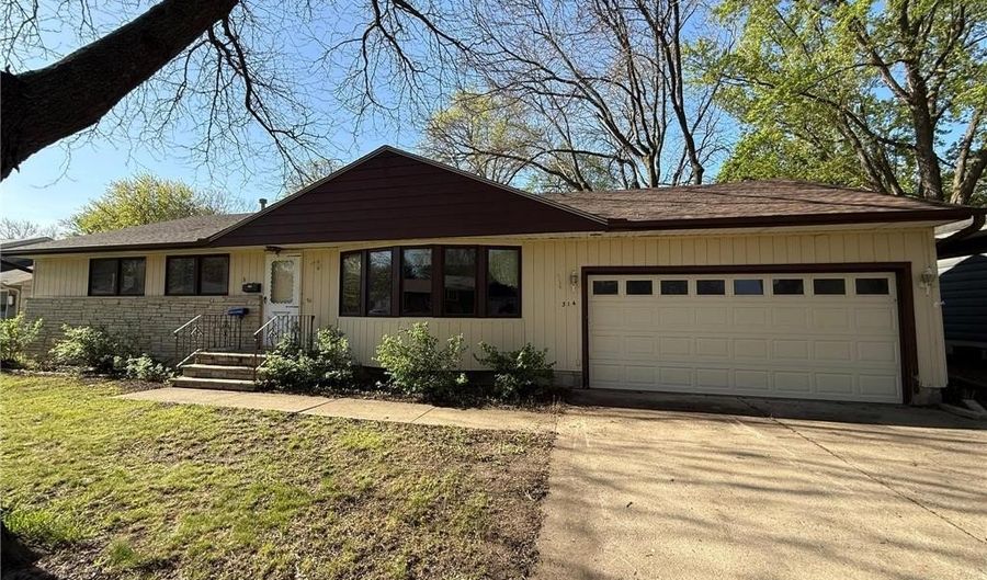 314 Burr Oak Dr, Albert Lea, MN 56007 - 3 Beds, 1 Bath