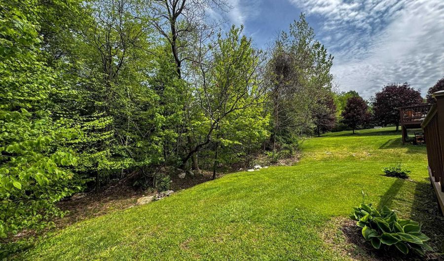 32 Albe Dr, Bennington, VT 05201 - 2 Beds, 1 Bath