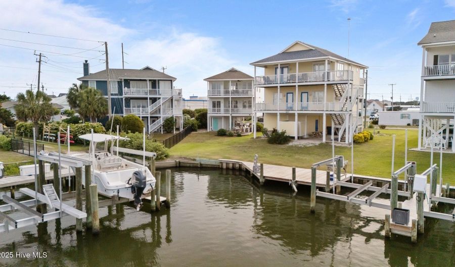 108 N Kinston Ave, Atlantic Beach, NC 28512 - 2 Beds, 3 Bath