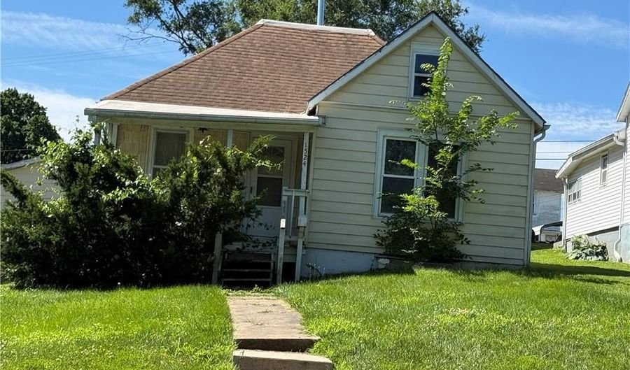 1524 Kansas Ave, Atchison, KS 66002 - 3 Beds, 1 Bath