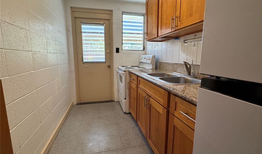 3353 Campbell Ave 3, Honolulu, HI 96815 - 2 Beds, 1 Bath