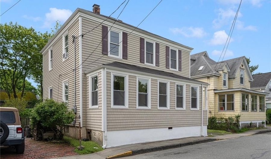 53 Warner St, Newport, RI 02840 - 4 Beds, 2 Bath