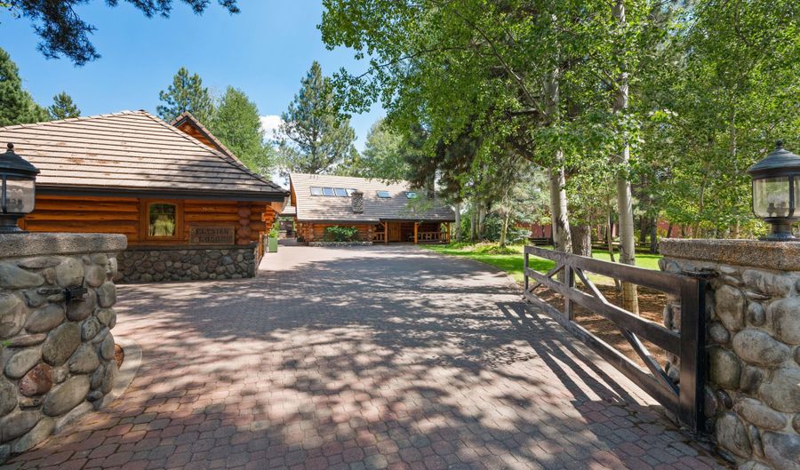 56648 Lunar Dr, Bend, OR 97707 - 3 Beds, 5 Bath