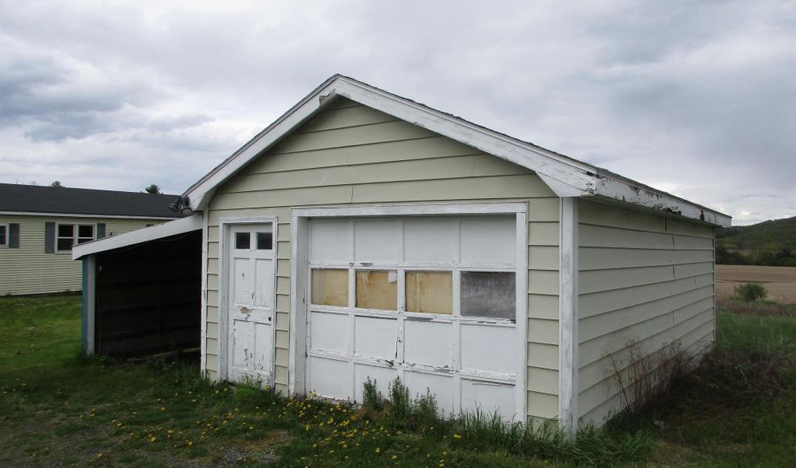 56 Danyow Dr, Addison, VT 05491 - 3 Beds, 1 Bath