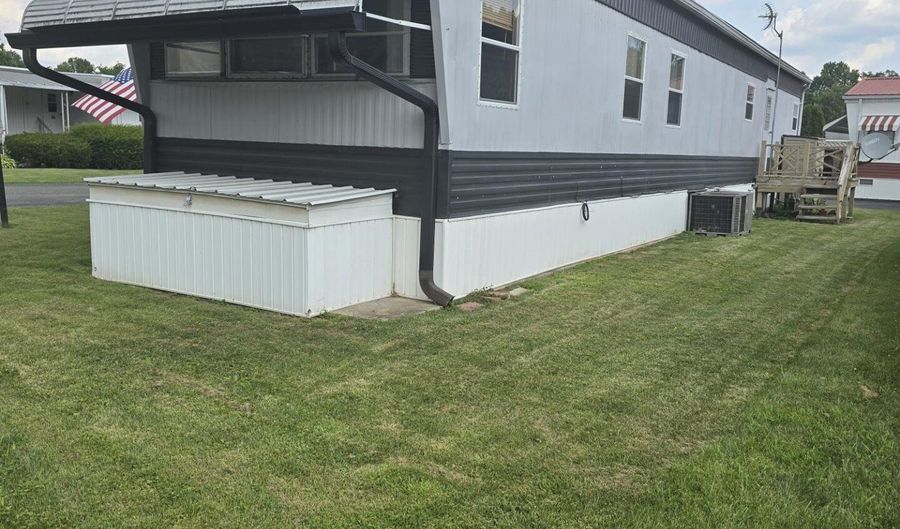 702 Maplewood Dr, Altoona, PA 16601 - 2 Beds, 1 Bath