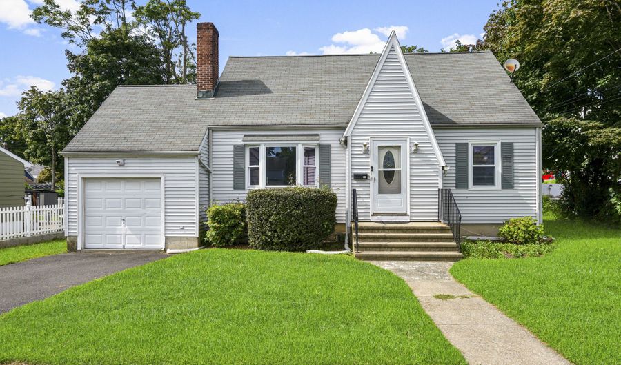 106 Clark St, Bridgeport, CT 06606 - 4 Beds, 2 Bath