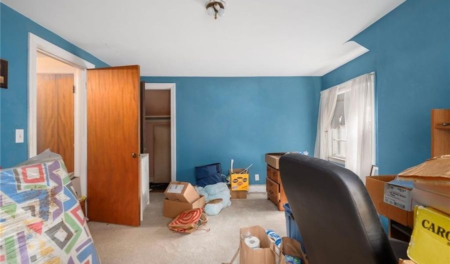 39 Greenfield Ave, North Providence, RI 02911 - 3 Beds, 2 Bath