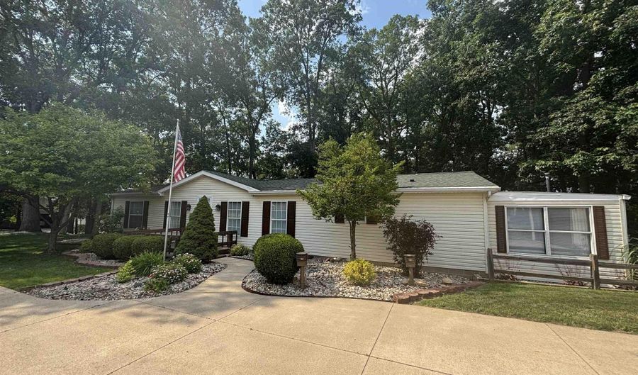 140 Lane 120 Lime Lake Ln, Angola, IN 46703 - 3 Beds, 2 Bath