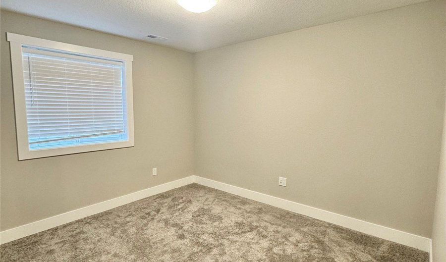 519 Meadows Ct, Polk City, IA 50226 - 4 Beds, 3 Bath