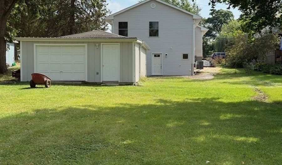 26324 W Prospect Ave, Antioch, IL 60002 - 3 Beds, 3 Bath