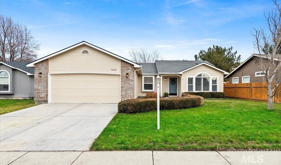 7832 W Peterson St, Boise, ID 83714 - 3 Beds, 2 Bath