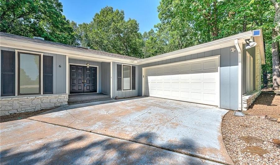 6 Paxton Ln, Bella Vista, AR 72714 - 4 Beds, 3 Bath