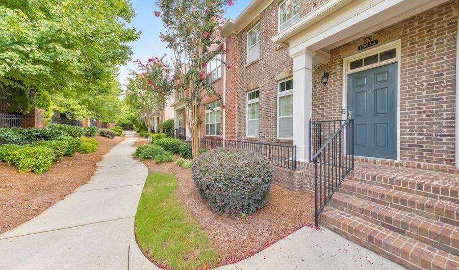 10674 Weir, Alpharetta, GA 30022 - 2 Beds, 4 Bath