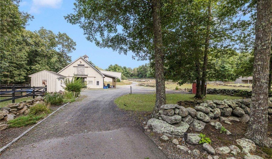 160 Kingston Rd, Exeter, RI 02822 - 3 Beds, 4 Bath