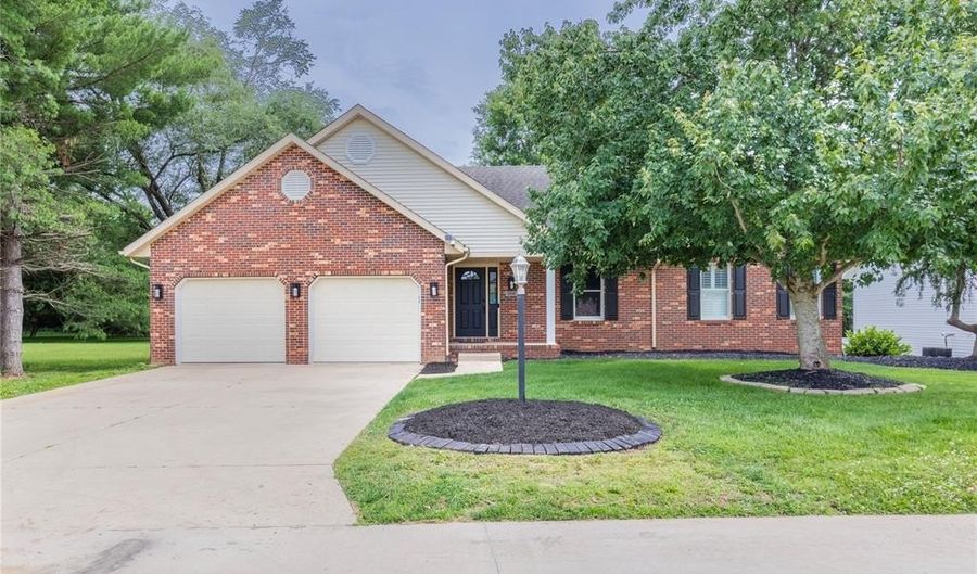 2634 Dennis Dr, Alton, IL 62002 - 3 Beds, 3 Bath