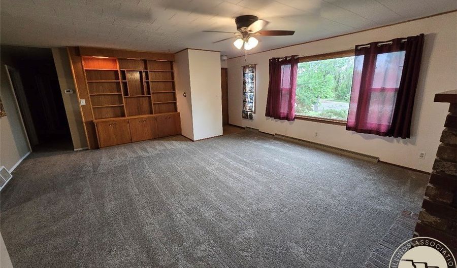 306 S Monroe St, Baker, MT 59313 - 3 Beds, 2 Bath