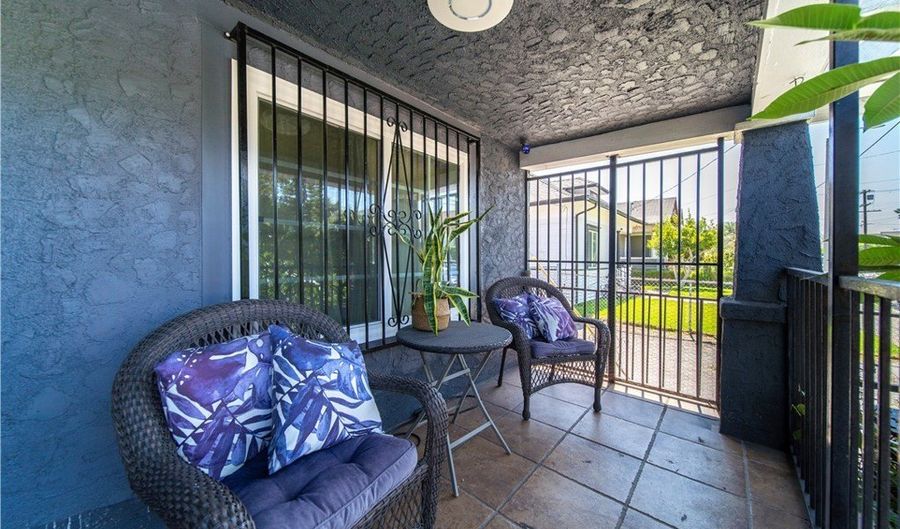 2411 E 2nd St, Los Angeles, CA 90033 - 2 Beds, 2 Bath