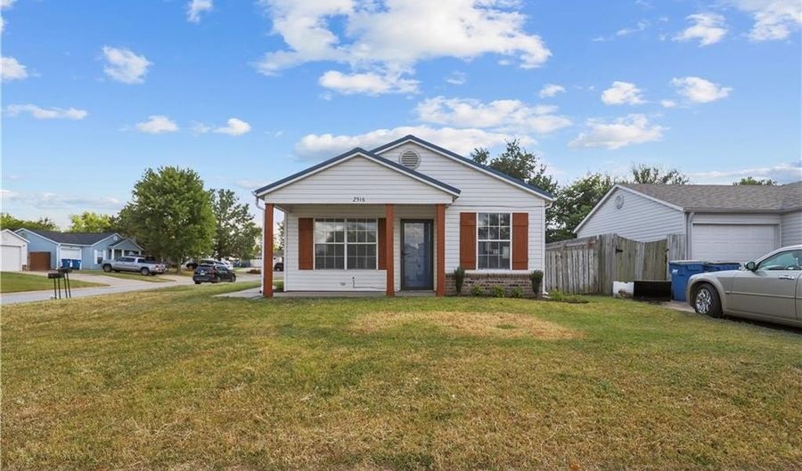 2516 SE 4th St, Bentonville, AR 72712 - 3 Beds, 2 Bath