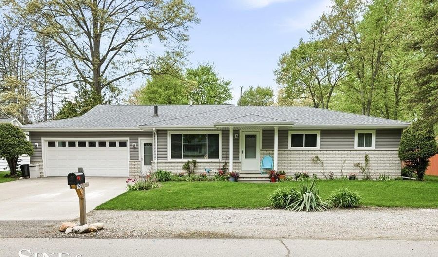 829 Townsend Cresent W St, Algonac, MI 48001 - 3 Beds, 2 Bath