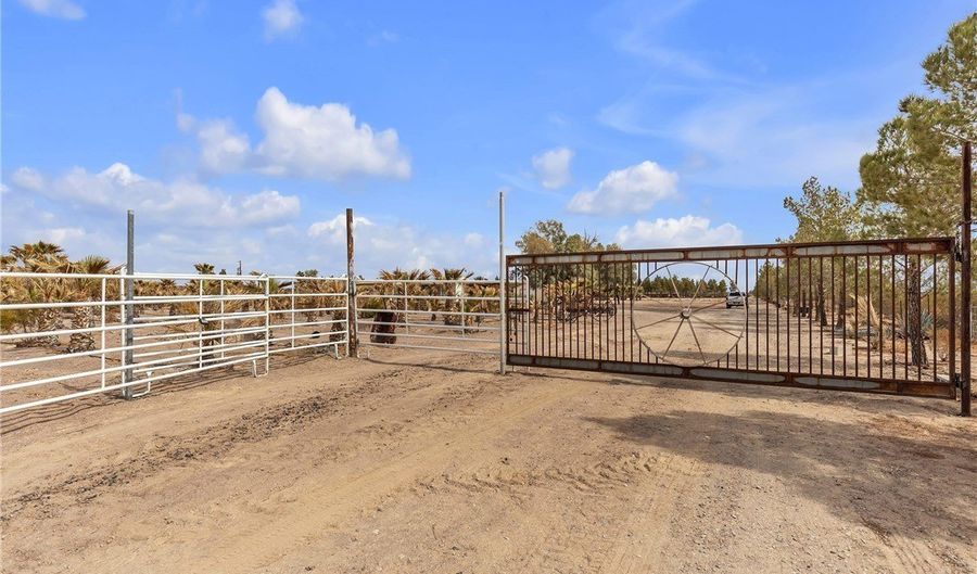 2253 N Saddleback Dr, Amargosa Valley, NV 89020 - 2 Beds, 2 Bath