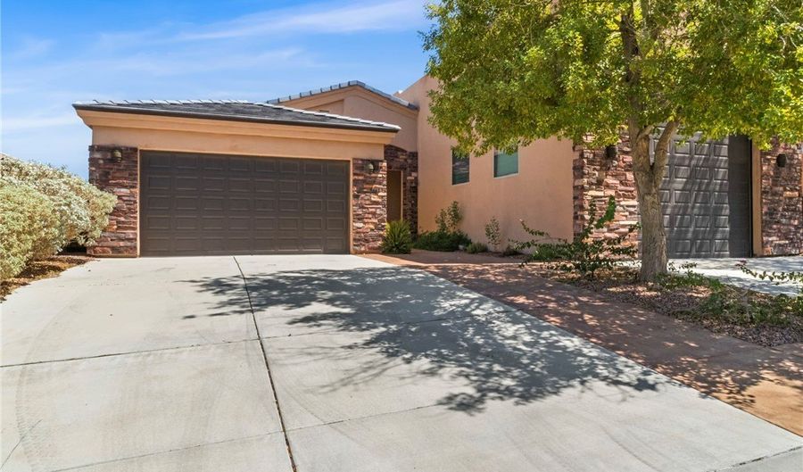 2641 Kingman Dr, Bullhead City, AZ 86429 - 3 Beds, 2 Bath