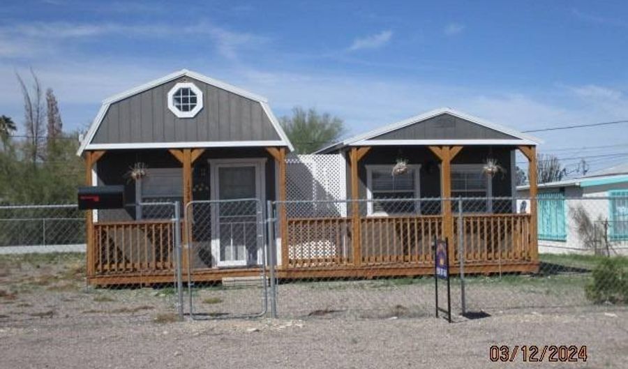 1347 N Sartillion Ave, Ajo, AZ 85321 - 1 Beds, 1 Bath