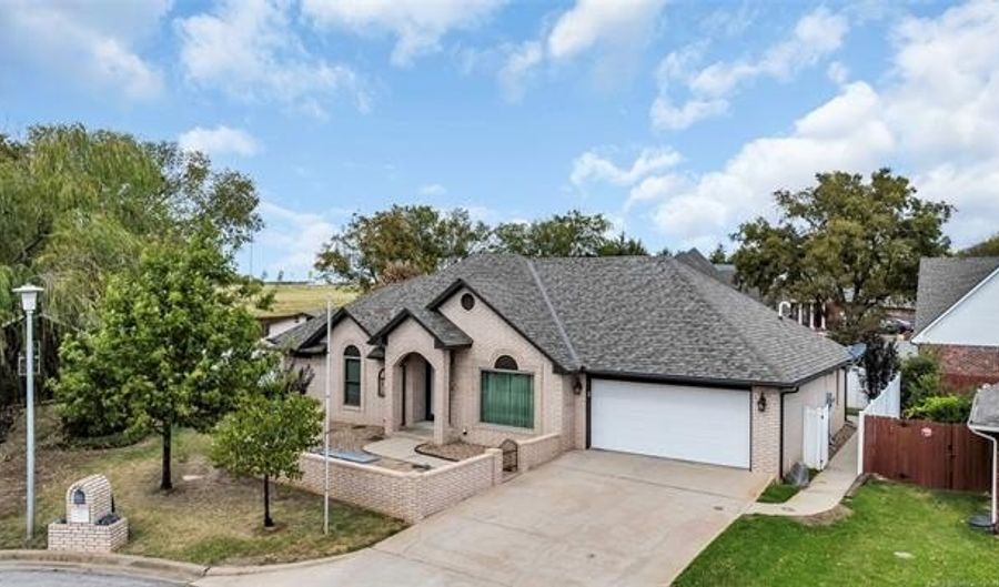 5 Rio Grande, Ardmore, OK 73401 - 3 Beds, 3 Bath