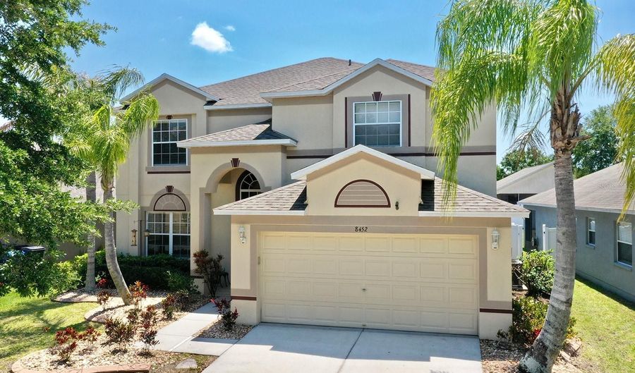 8452 CARRIAGE POINTE Dr, Gibsonton, FL 33534 - 6 Beds, 3 Bath