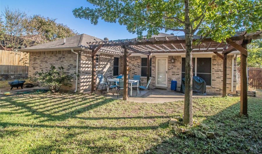 436 Hillside Dr, Aledo, TX 76008 - 3 Beds, 2 Bath