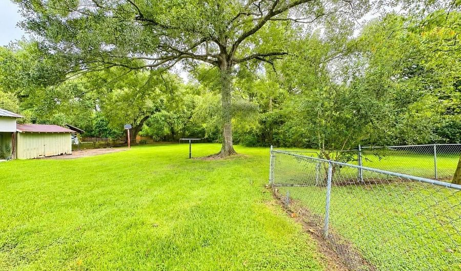 1706 W Port St, Abbeville, LA 70510 - 3 Beds, 3 Bath