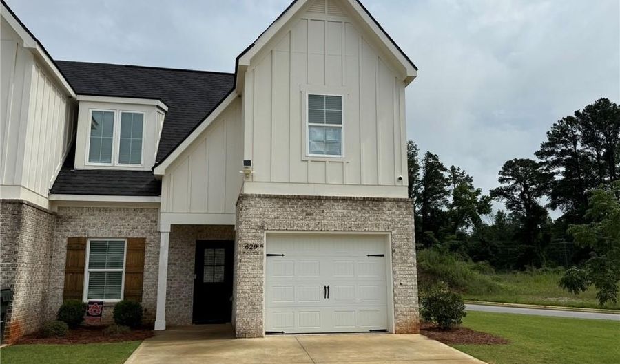 629 THORNBERRY Dr, Auburn, AL 36830 - 3 Beds, 3 Bath
