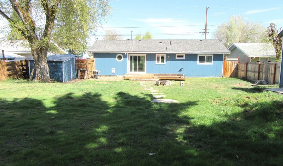 907 W 3rd St, Alturas, CA 96101 - 3 Beds, 2 Bath