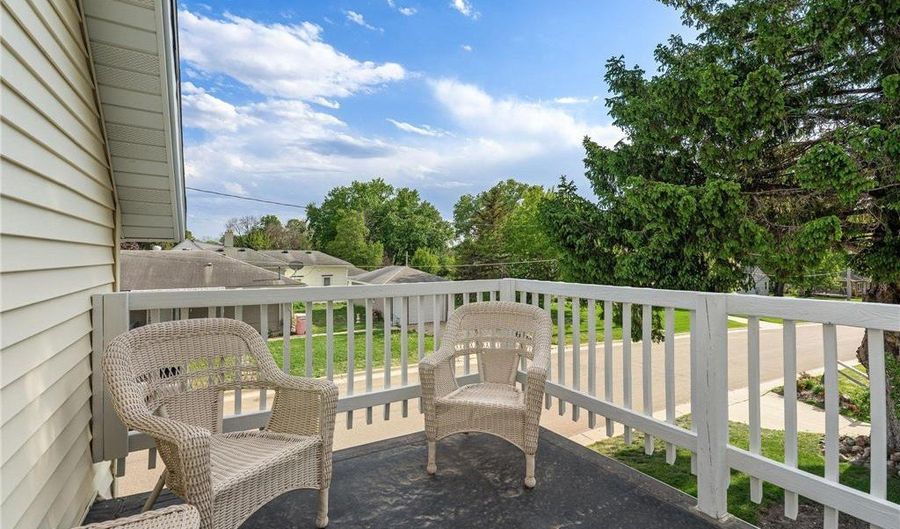 108 14th St SE, Austin, MN 55912 - 2 Beds, 2 Bath