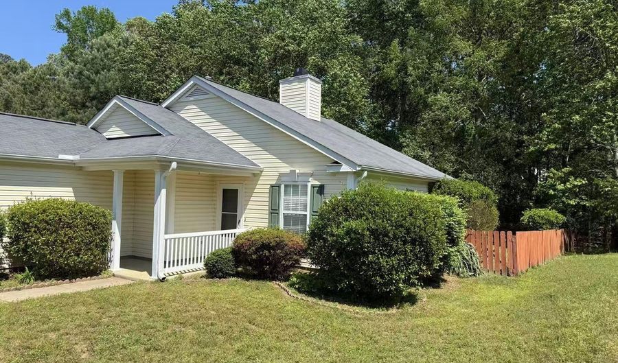 928 Homestead Park Dr, Apex, NC 27502 - 3 Beds, 2 Bath
