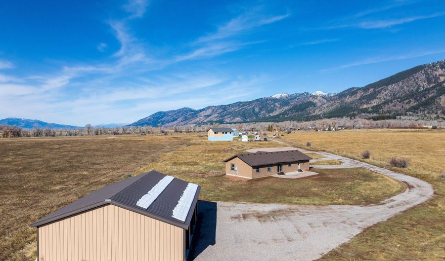 184 BUTTERCUP Ln, Bedford, WY 83112 - 2 Beds, 2 Bath