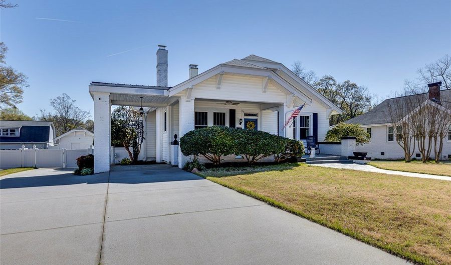 402 Brown Ave, Belton, SC 29627 - 4 Beds, 3 Bath