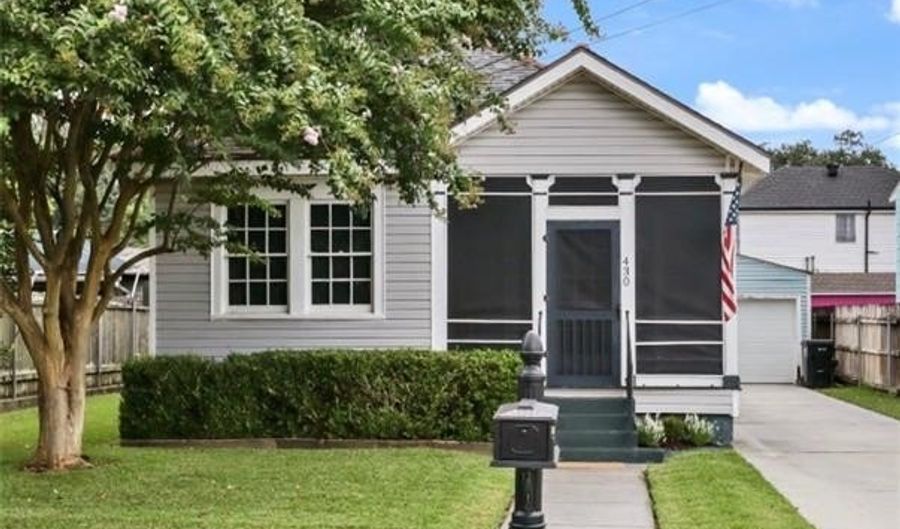 430 LEBEAU St, Arabi, LA 70032 - 2 Beds, 2 Bath