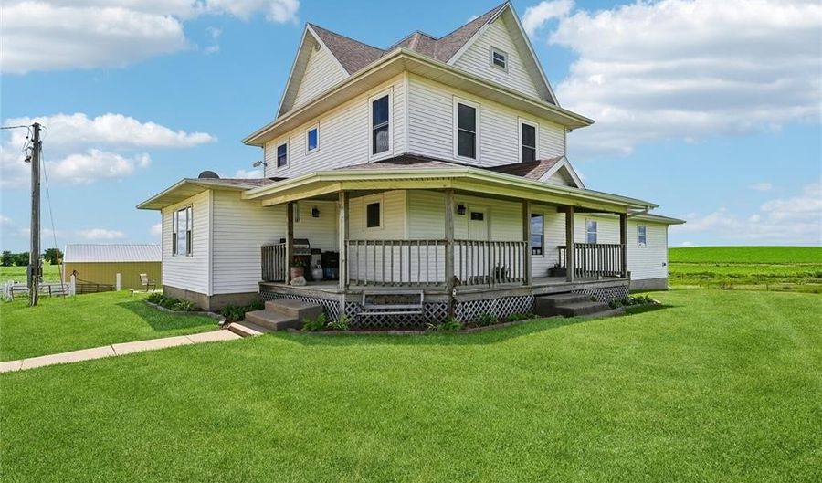 17851 County Rd E45, Anamosa, IA 52205 - 6 Beds, 4 Bath