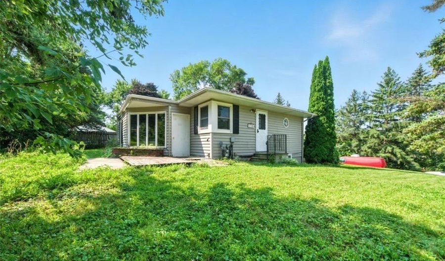 1719 Sunset St, Albert Lea, MN 56007 - 3 Beds, 2 Bath