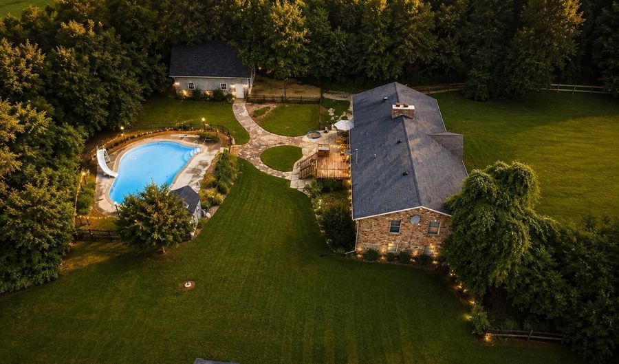 1100 Pappy Cecil Ln, Bardstown, KY 40004 - 5 Beds, 3 Bath