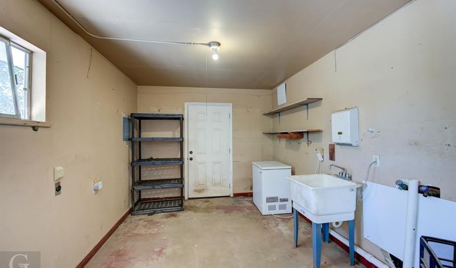 4606 Tibbs St, Shreveport, LA 71105 - 3 Beds, 2 Bath