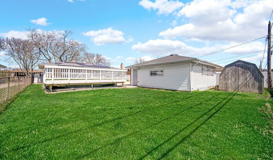 661 W Saint Aubin Dr, Addison, IL 60101 - 3 Beds, 2 Bath