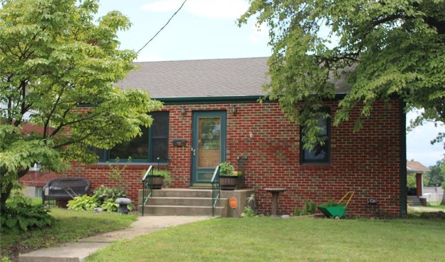 3 E Elm St, Alton, IL 62002 - 2 Beds, 2 Bath