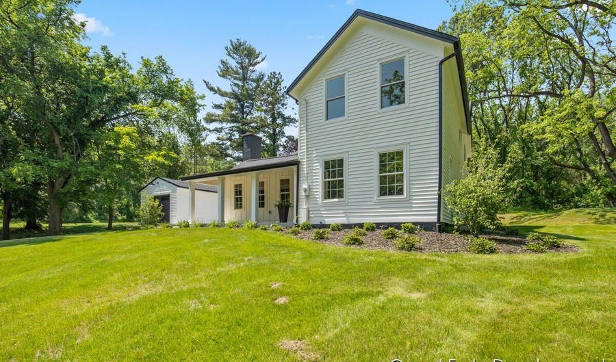 101 Carl Dr NE, Ada, MI 49301 - 3 Beds, 3 Bath