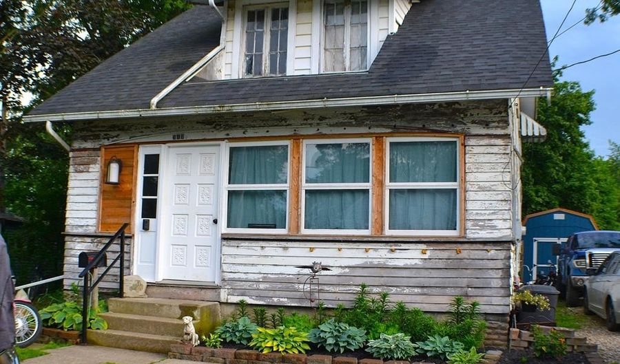 517 5th St, Ashland, OH 44805 - 5 Beds, 2 Bath