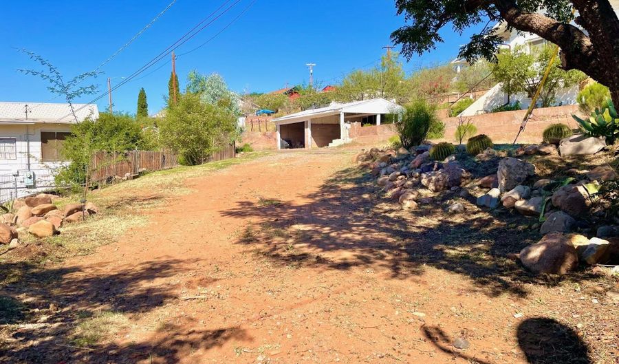 318 VAN DYKE St, Bisbee, AZ 85603 - 2 Beds, 2 Bath