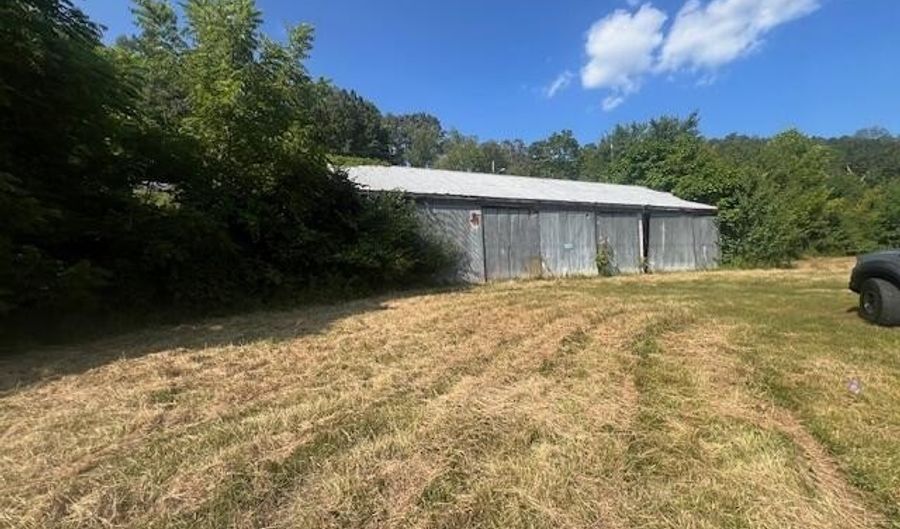 946 Hwy 52, Beattyville, KY 41311 - 0 Beds, 0 Bath