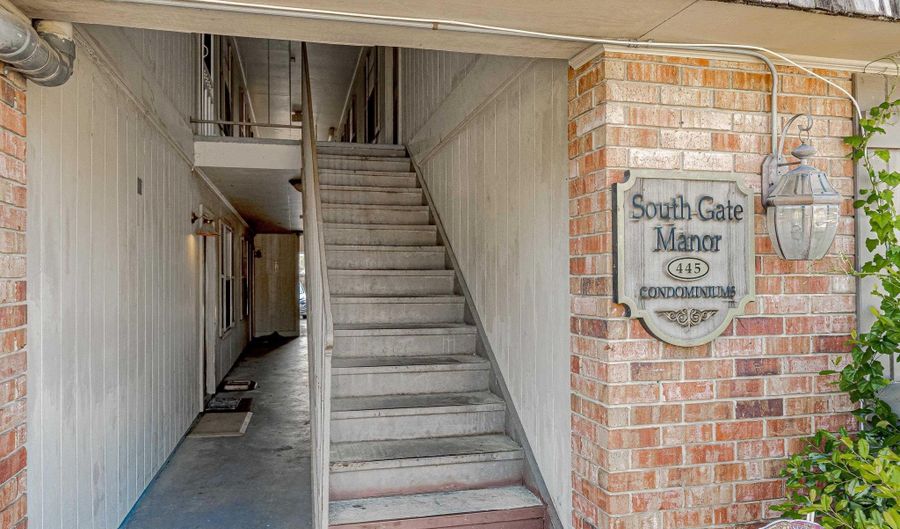 445 W Parker Blvd #2, Baton Rouge, LA 70808 - 2 Beds, 1 Bath