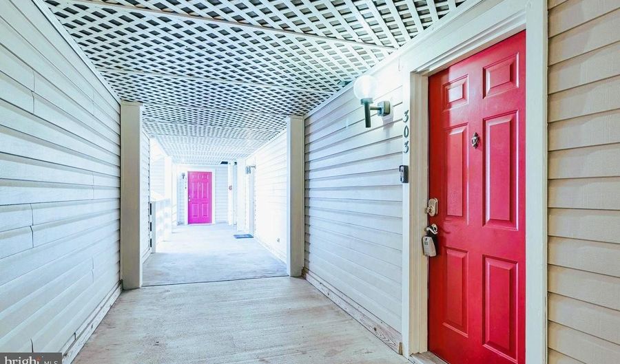 244 S REYNOLDS St 303, Alexandria, VA 22304 - 1 Beds, 1 Bath