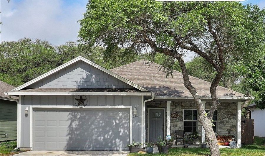 350 N 10th St, Aransas Pass, TX 78336 - 3 Beds, 2 Bath